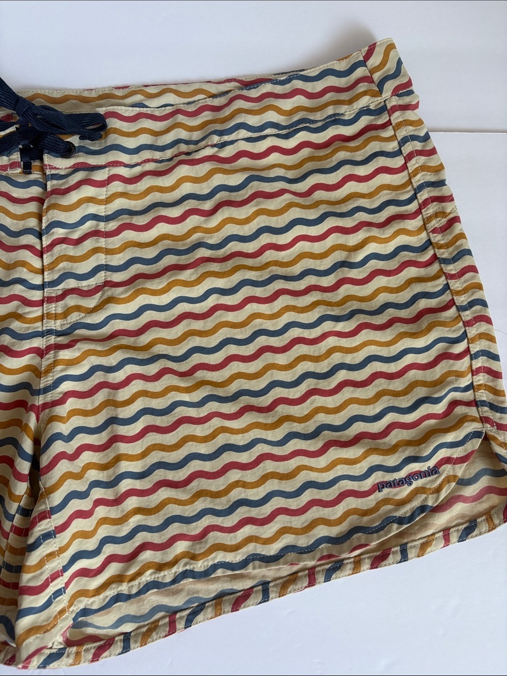 Patagonia Wavefarer board short 5” multicolor wavy stripe drawstring waist - Picture 3 of 16
